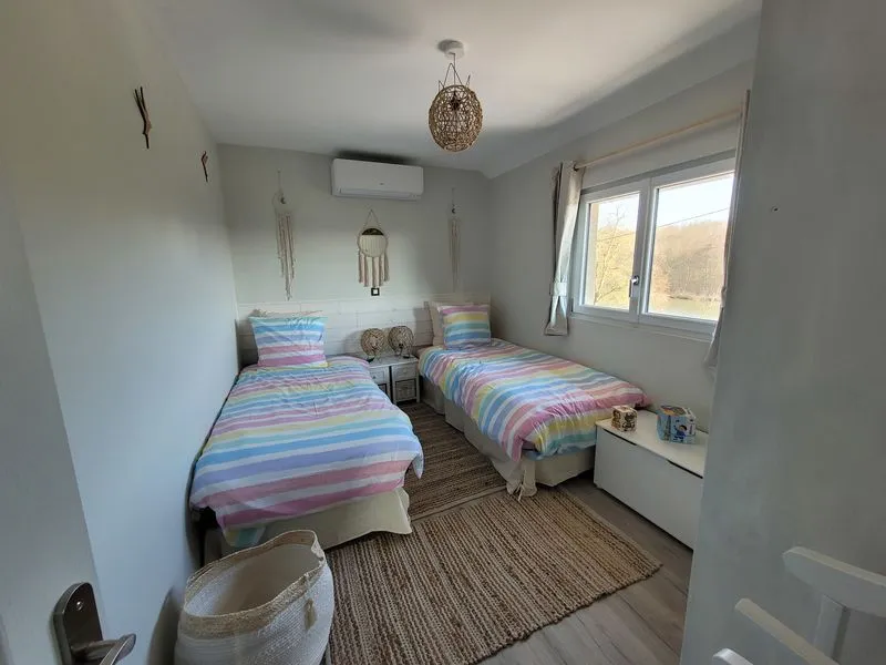 Gîte sur une propriété de 9 ha avec un étang sauvage