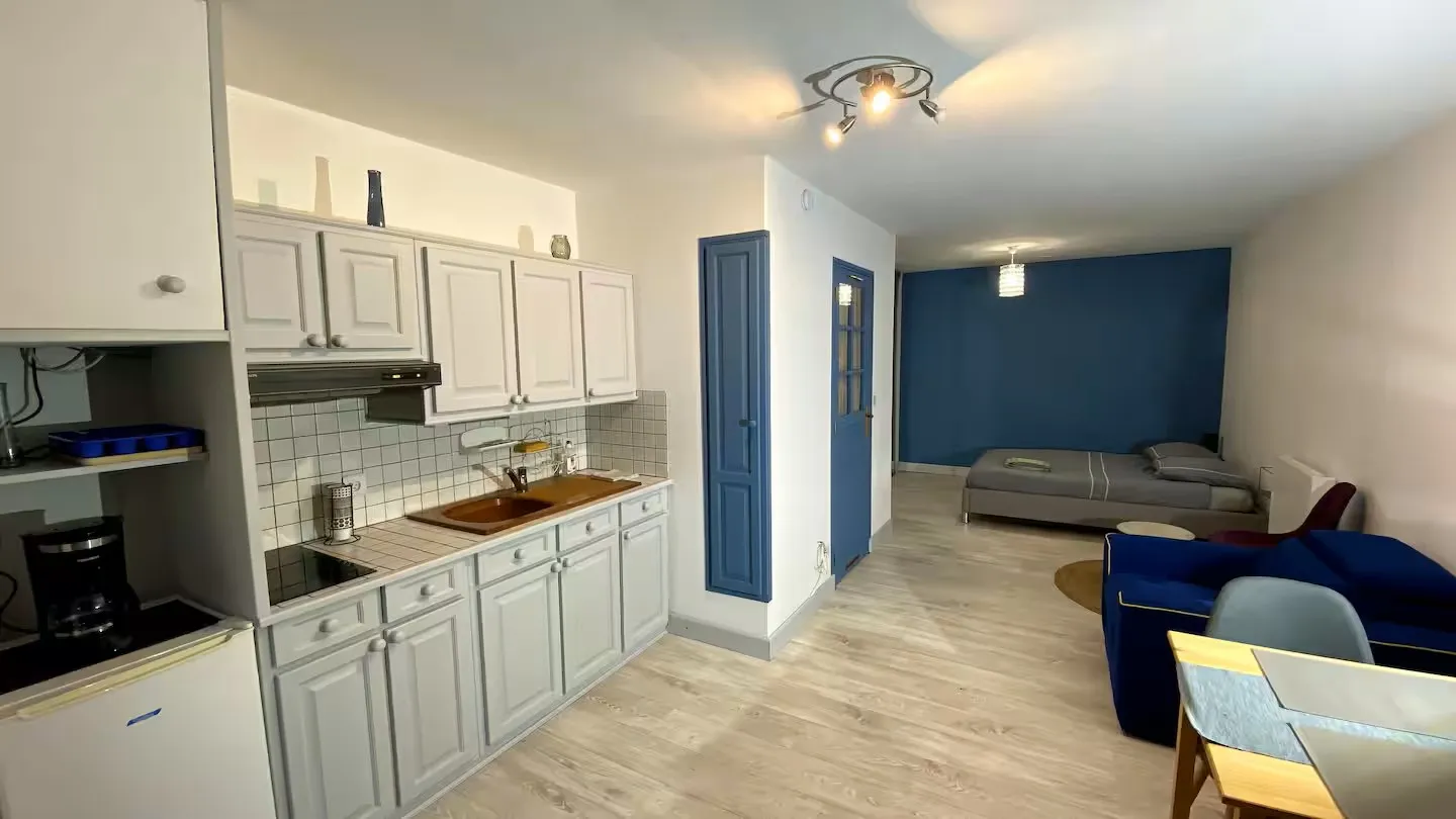 Studio au coeur de la nature avec accès à un étang