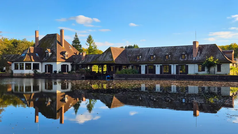 Maison de caractère en Centre-Val de Loire – 13 personnes – Étang et rivière sur domaine privé