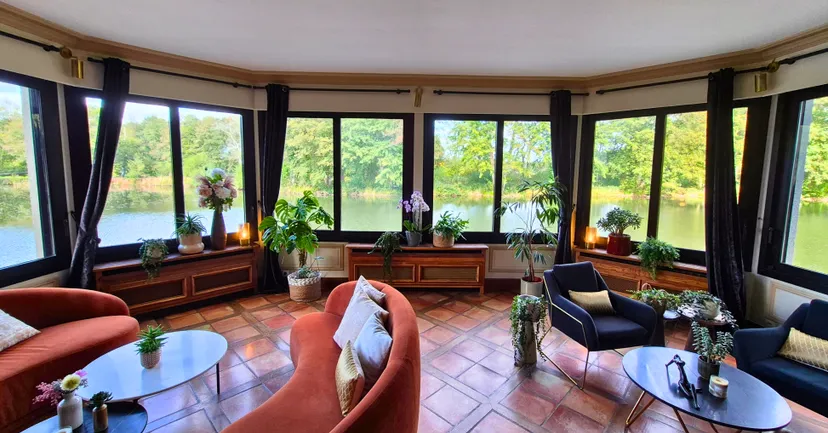 Chambre d’hôtes au bord d’un étang et rivière – Belle pêche en Centre-Val de Loire – 2 personnes