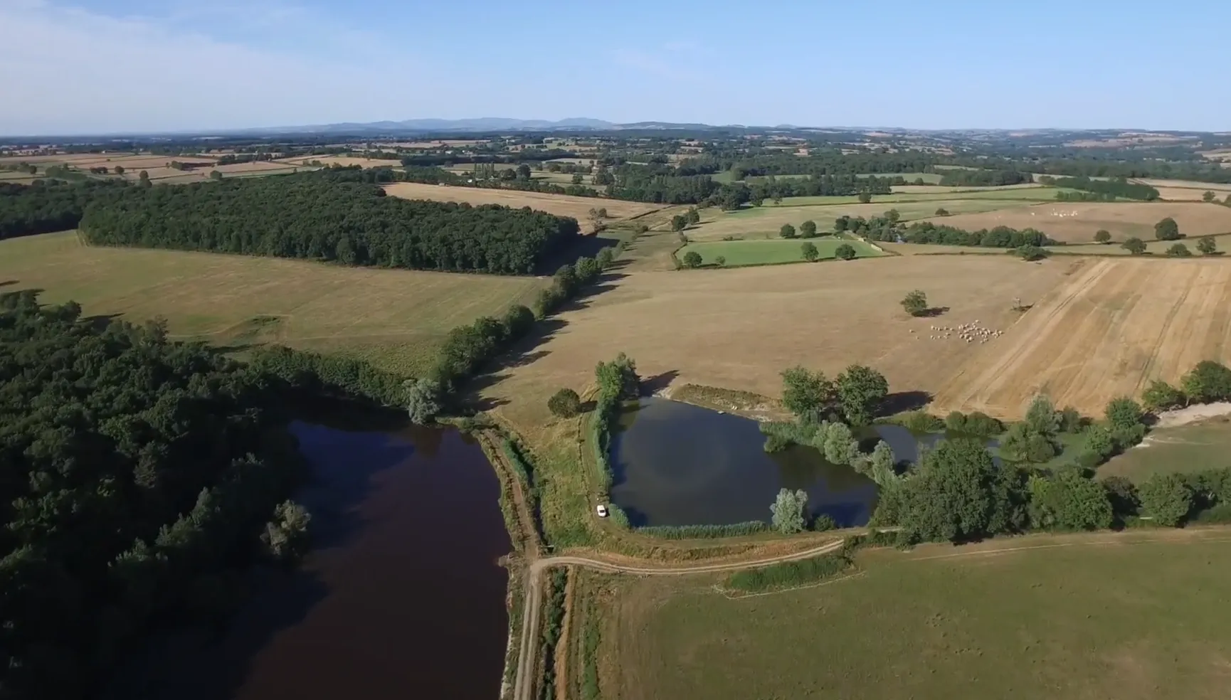 Maison de campagne 7 personnes avec accès aux étangs privés en Bourgogne du Sud