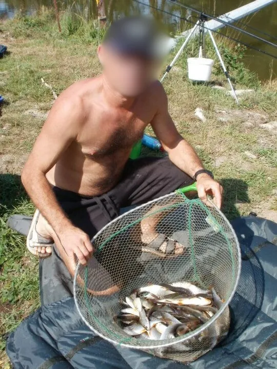 Pêche au cœur du Cantal sur étang sauvage avec chalet