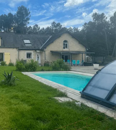 Pêche sur étang sauvage de 3 000 m² et logement en chambre d'hôte à 30 min de Tours