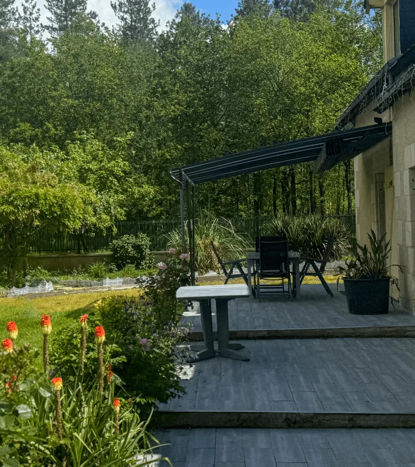 Pêche sur étang sauvage de 3 000 m² et logement en chambre d'hôte à 30 min de Tours