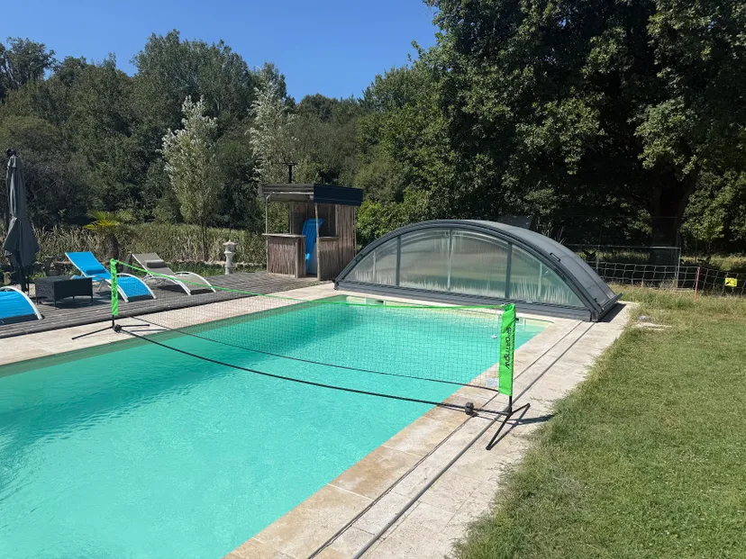 Pêche sur étang sauvage de 3 000 m² et logement en chambre d'hôte à 30 min de Tours