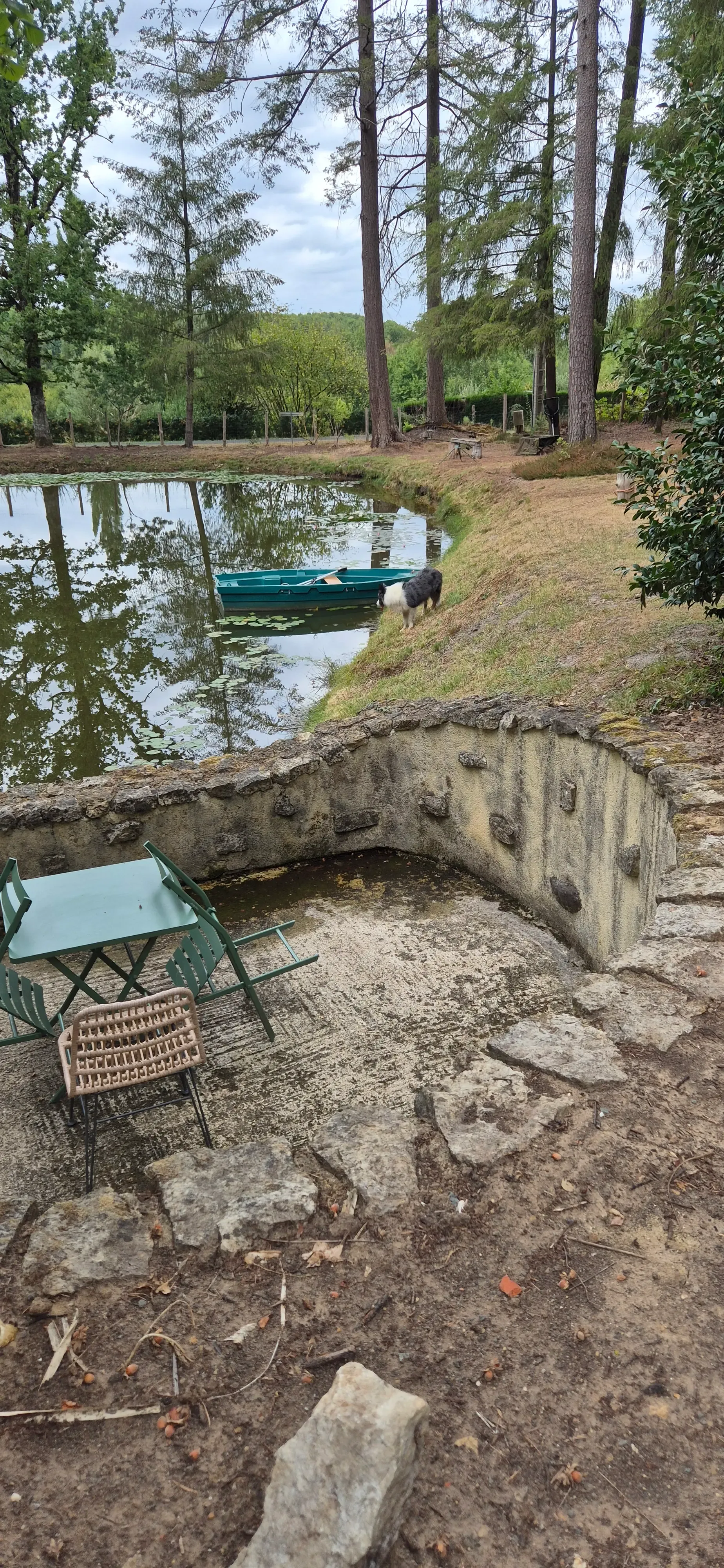 Maison tout confort avec étang privé en lisière de forêt