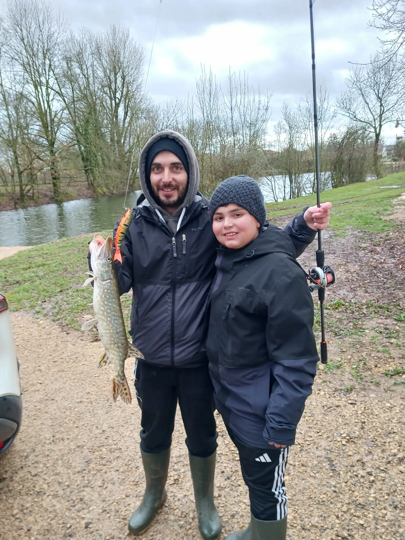 Mobile home all comfort at the edge of a large private pond