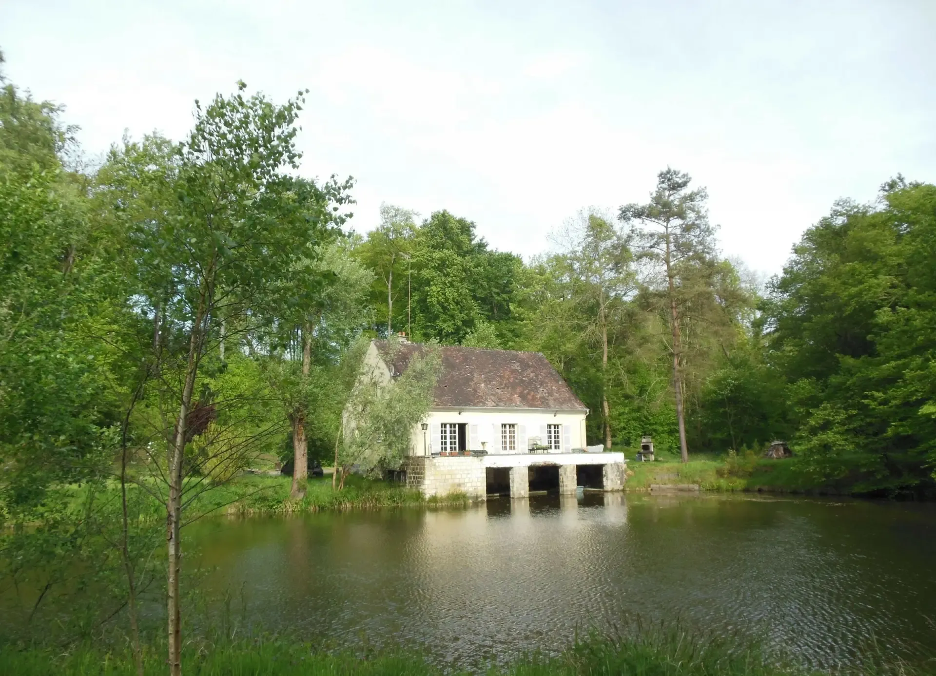 Gîte de pêche sur un étang privé au cœur de la nature