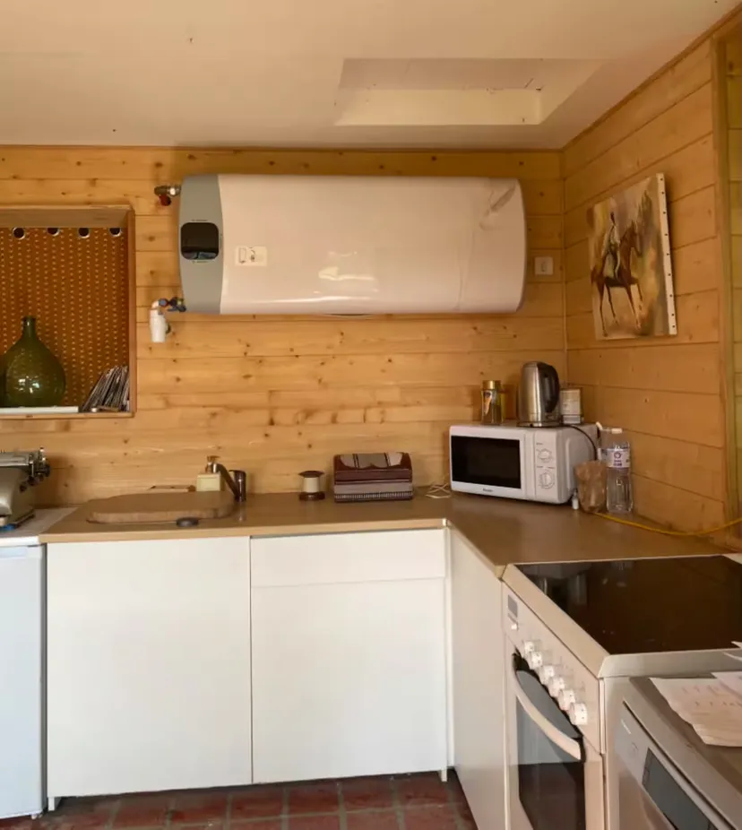 Location vacances à côté de Nantes, chalet 4 personnes au bord d'un étang privé avec des animaux