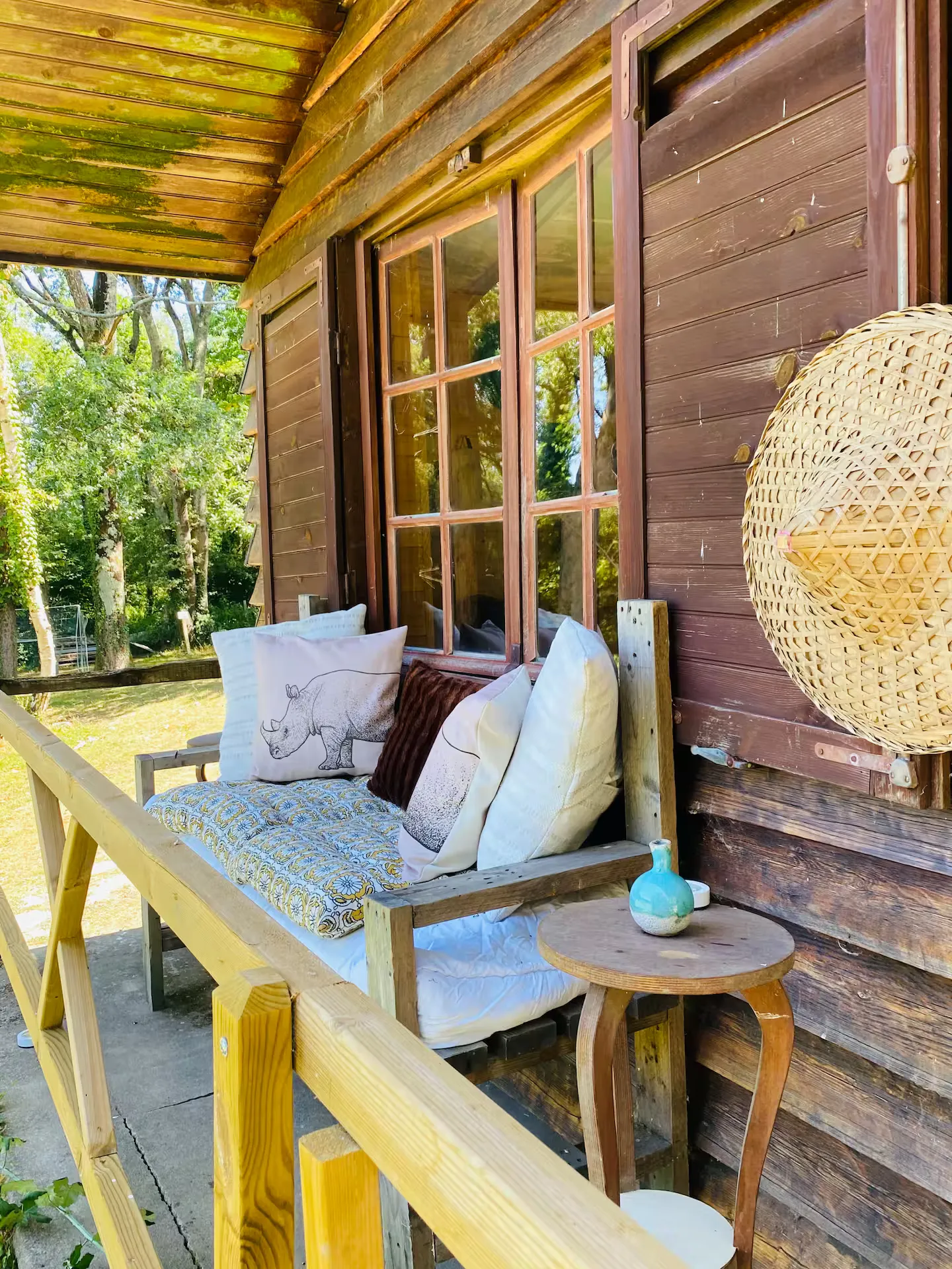 Chalet en bois au bord d’un étang pour deux personnes – Pays de la Loire - Avec des animaux