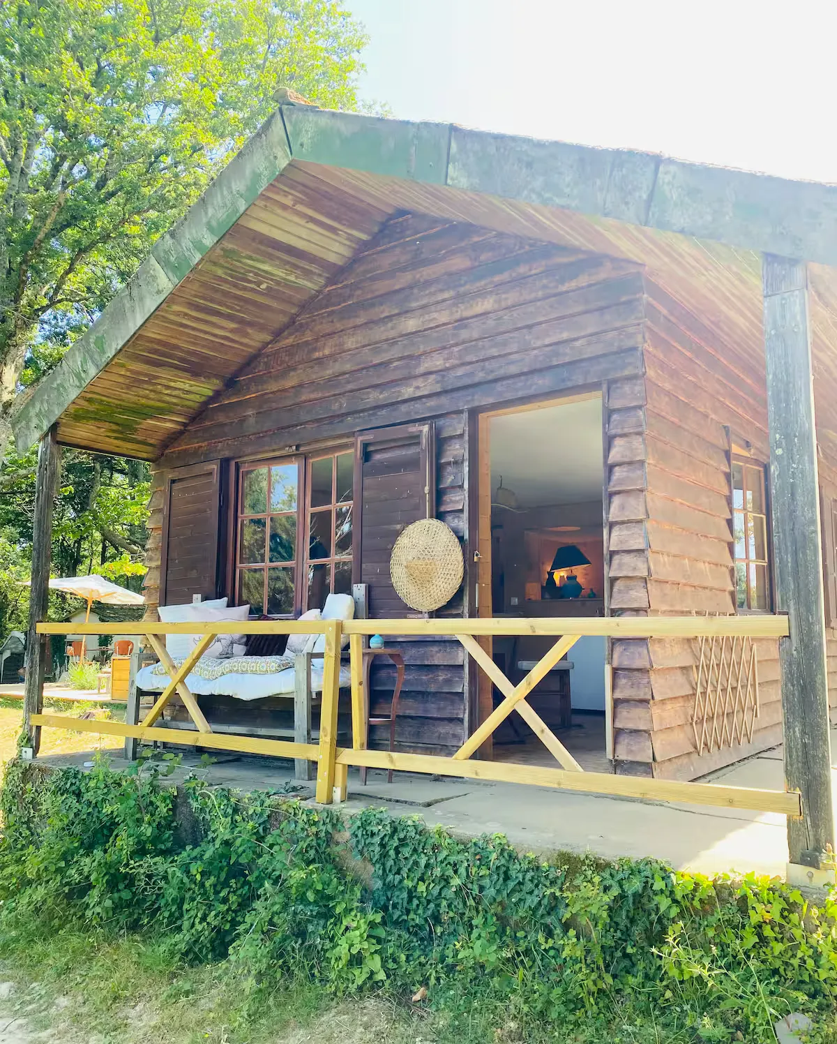 Chalet en bois au bord d’un étang pour deux personnes – Pays de la Loire - Avec des animaux