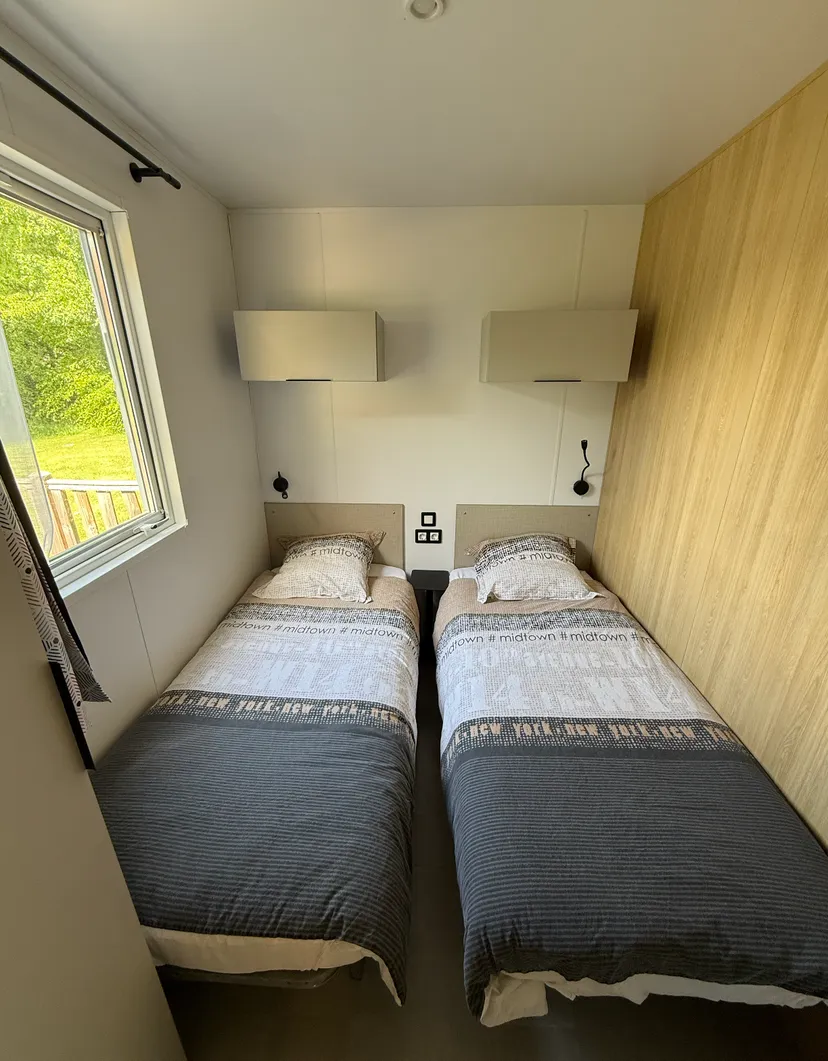 Mobil home sur une propriété de 12ha avec deux étangs de 3.5ha en Bourgogne