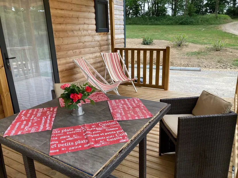 Mobil home sur une propriété de 12ha avec deux étangs de 3.5ha en Bourgogne