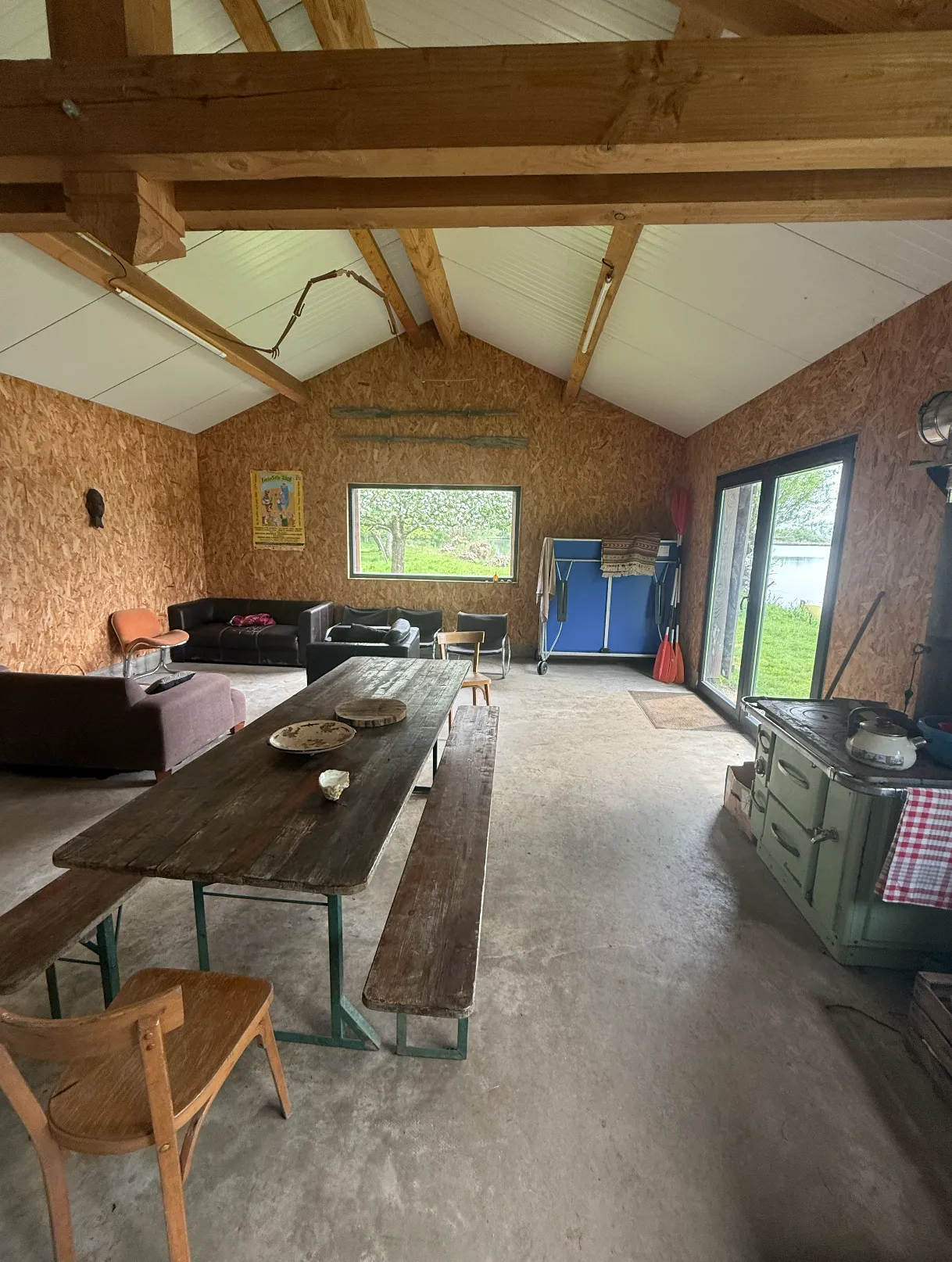 Location étang de 9ha avec une cabane de pêcheur en Haute-Marne