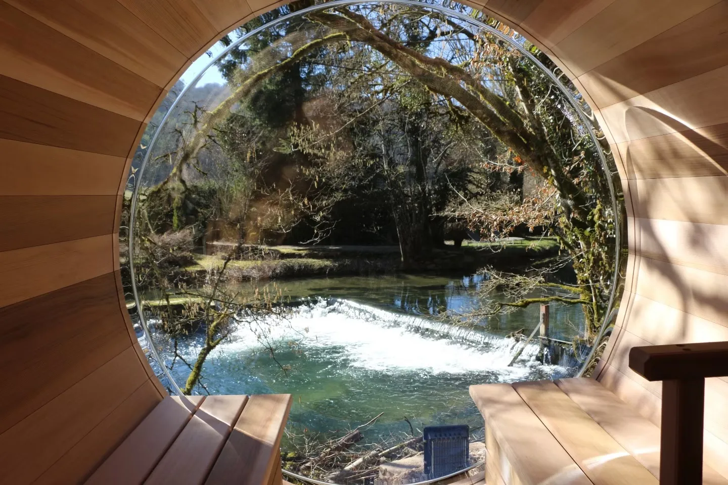Hébergement insolite avec bain nordique au cœur de la Bourgogne