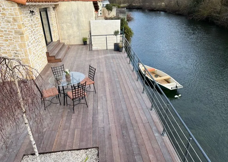 Gite de pêche en bord de rivière tout confort au cœur du marais poitevin