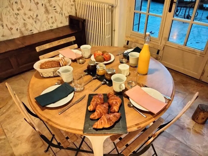 Chambres d’hôtes au bord de la rivière avec un étang privé