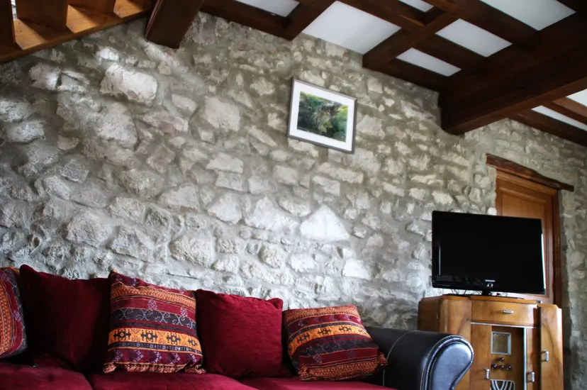 Gîte de pêche en Côte-d’Or pour 12 personnes avec accès à 2 étangs privés de 1,9 ha