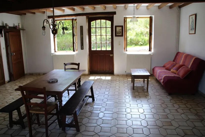 Gîte de pêche en Côte-d’Or pour 12 personnes avec accès à 2 étangs privés de 1,9 ha