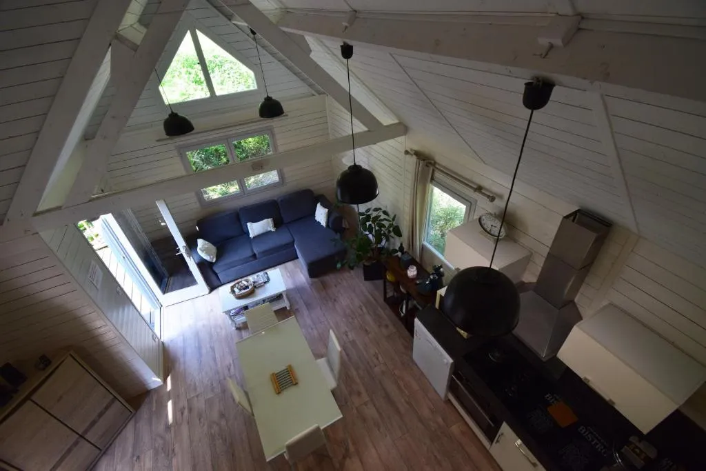 Gîte de pêche avec trois étangs privés sauvages et piscine au cœur du Lot-et-Garonne