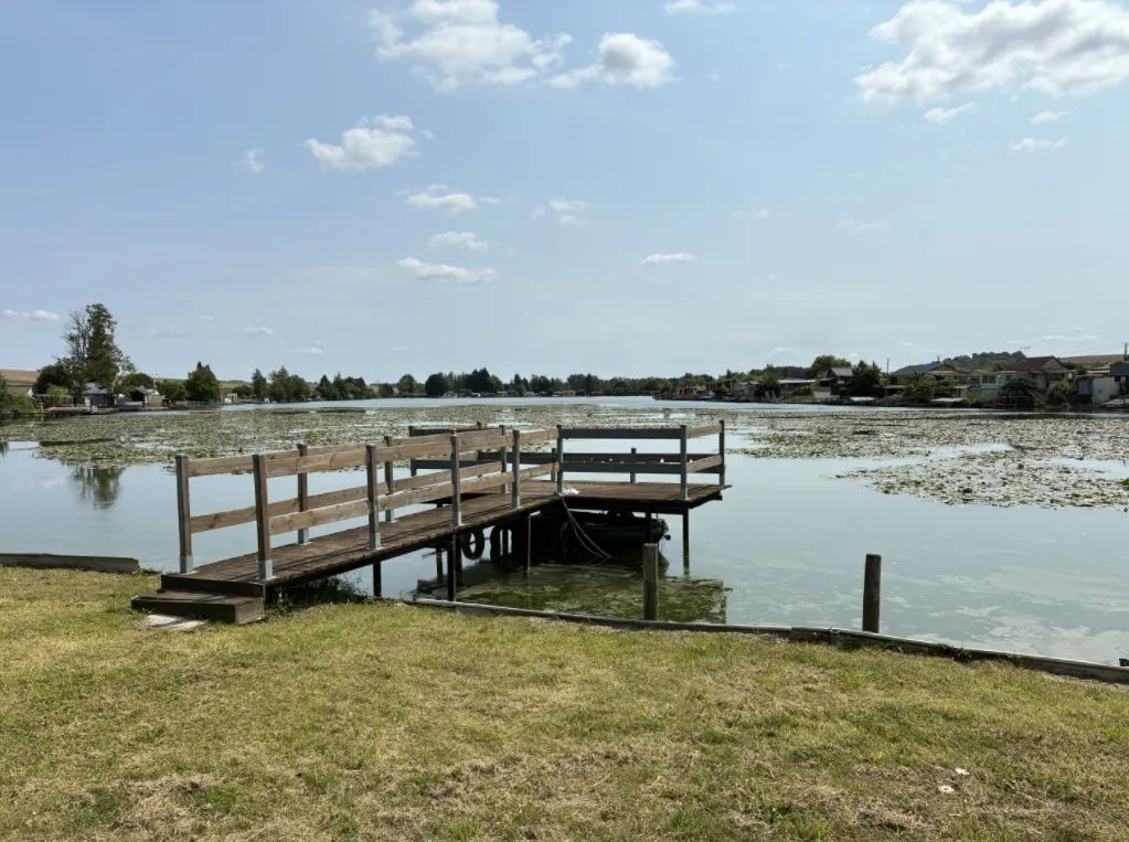 Chalet de pêche sur étang sauvage naturel de 12 ha à 1h30 de Paris