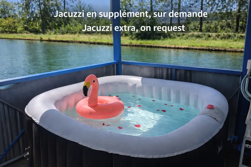 Chalet flottant avec jacuzzi privé terrasse vue sur le Canal près de Dijon
