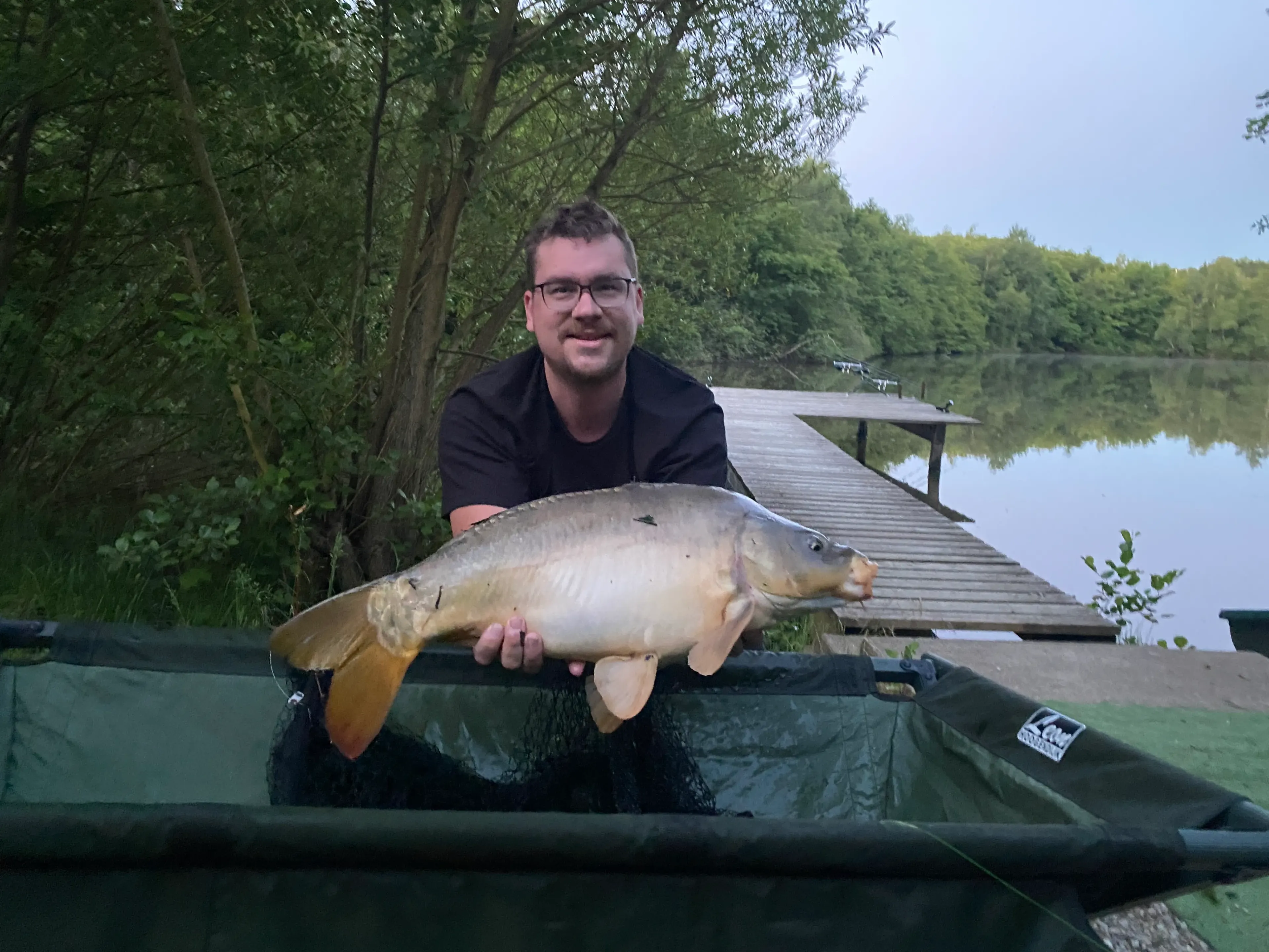 Etang à louer en Isère pour stationner votre camping-car et pêcher