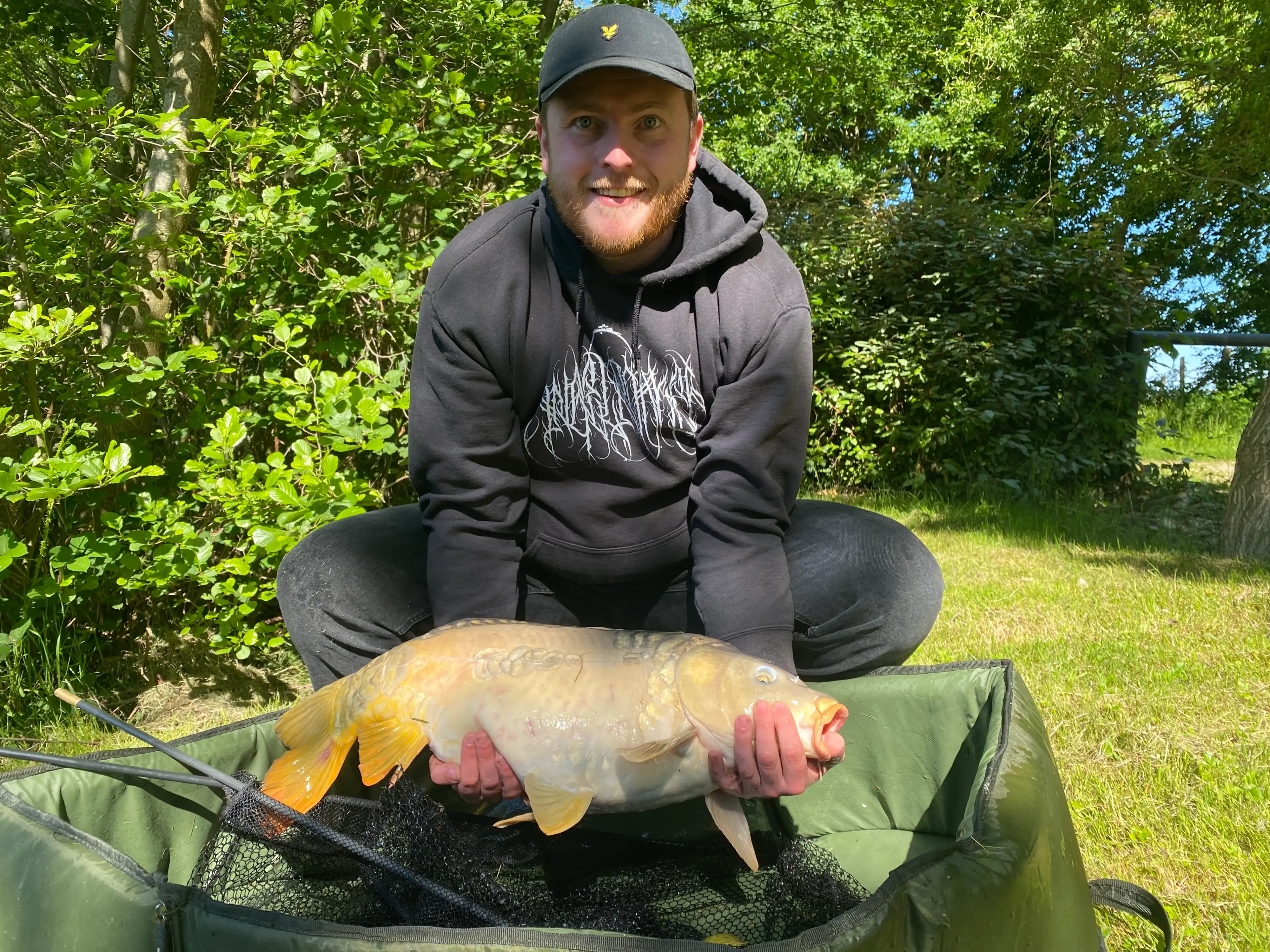 Etang à louer en Isère pour stationner votre camping-car et pêcher