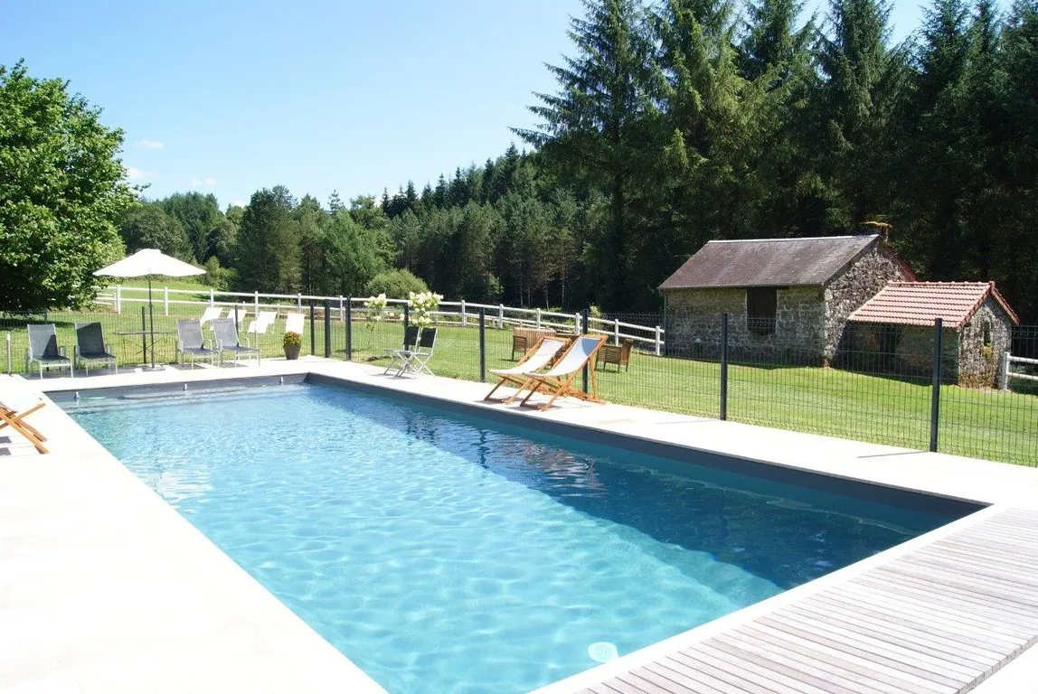 Fishing cottage 2.47 ac in the heart of the Millevaches Regional Natural Park
