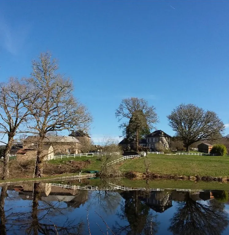 Fishing cottage 2.47 ac in the heart of the Millevaches Regional Natural Park