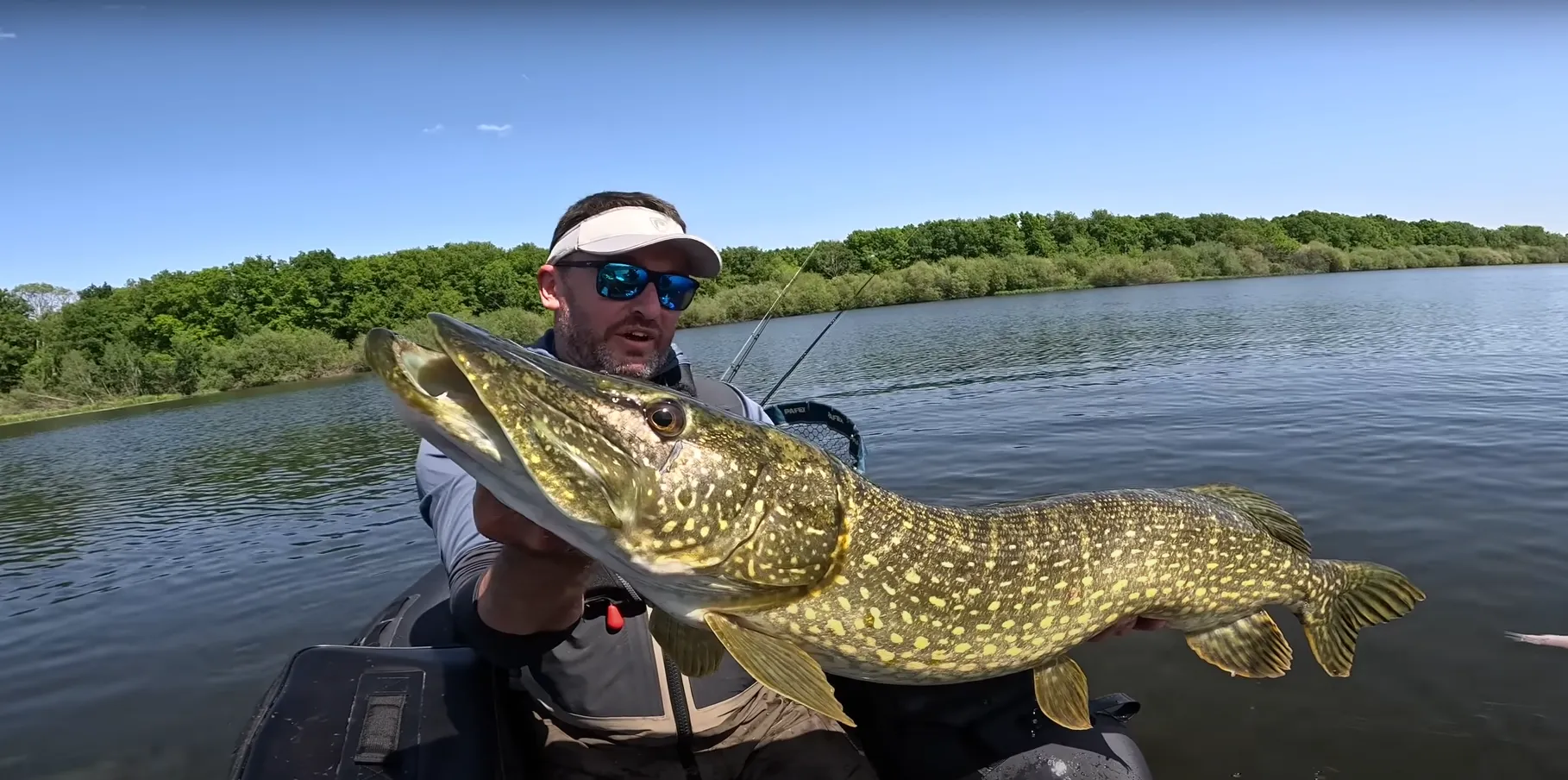 Location de deux étangs de 12ha à louer en privatisation pour un séjour de pêche à côté de Paris