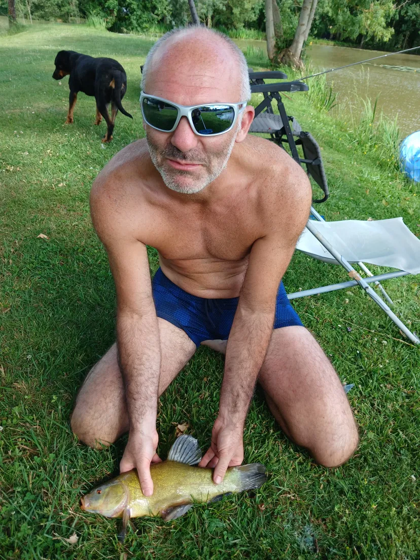 Etangs privées pour pêche - jusqu'à 10 personnes - à 30 min de Nantes