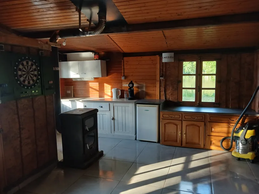 Cabane de pêcheur sur étang d'1 hectare à 30 min de Nantes