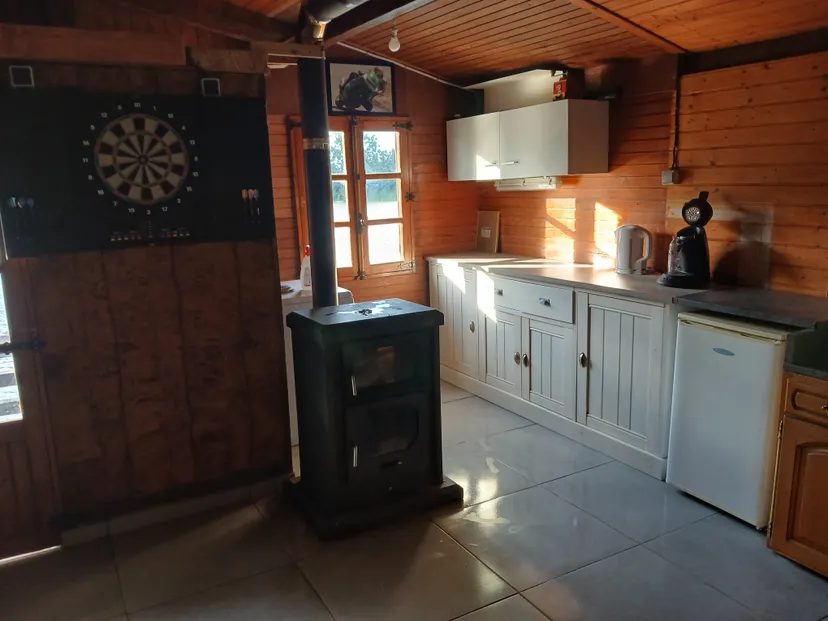 Cabane de pêcheur sur étang d'1 hectare à 30 min de Nantes