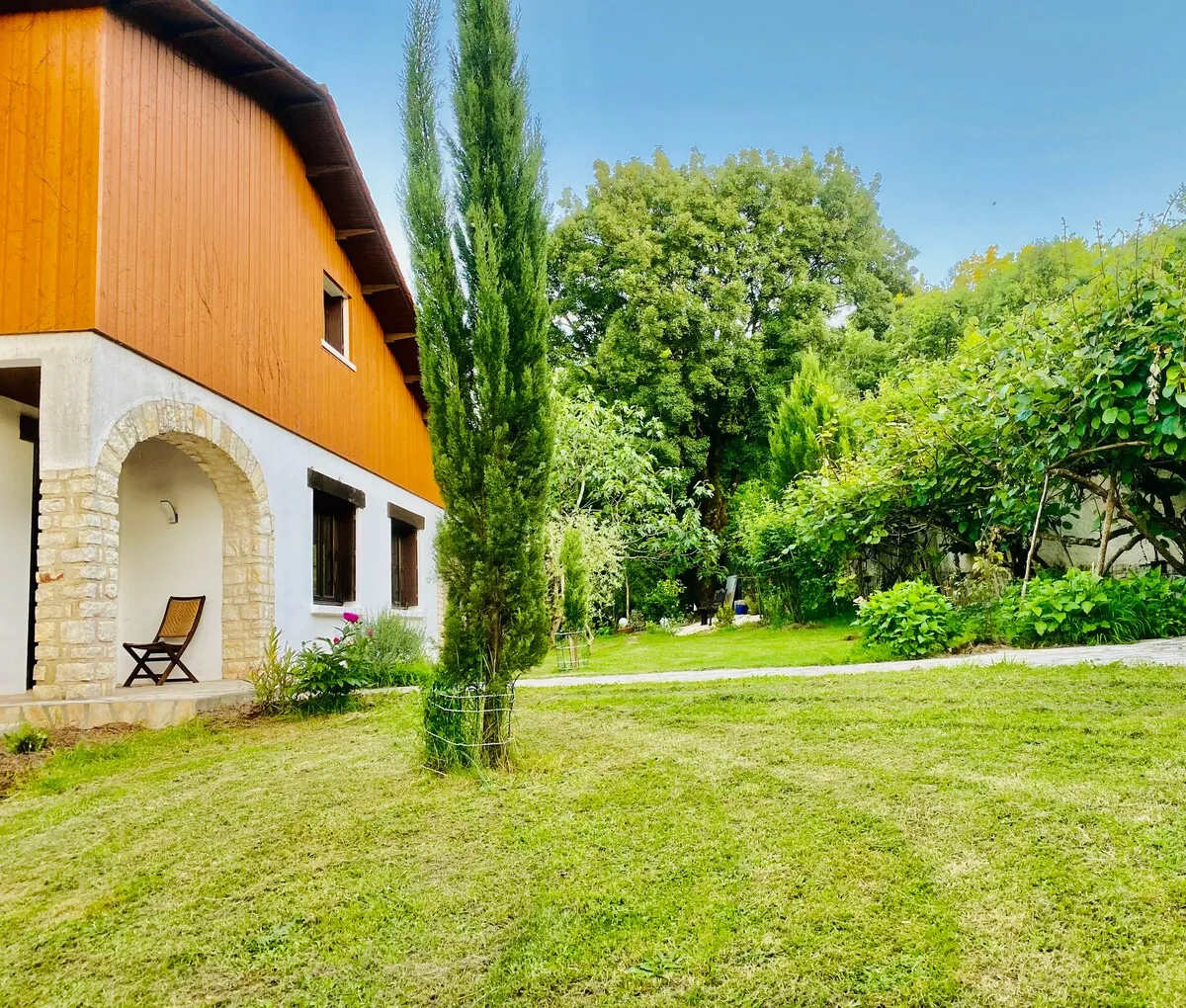 Pêche d’exception et luxe 4* en villa privatisée au bord de la Charente à 20 min d’Angoulême