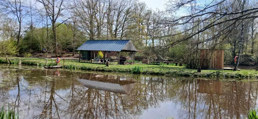 Wild recreational pond fully privatized at 1:50 am from Paris