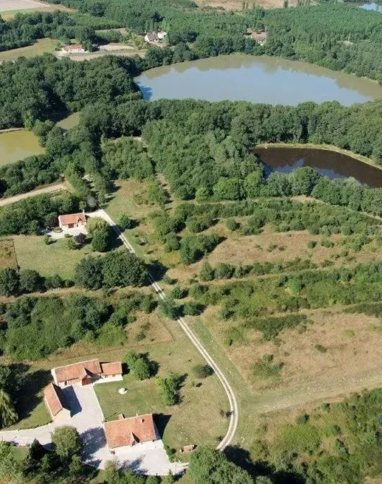 Sologne – Pêche à la journée en étang privatif sauvage