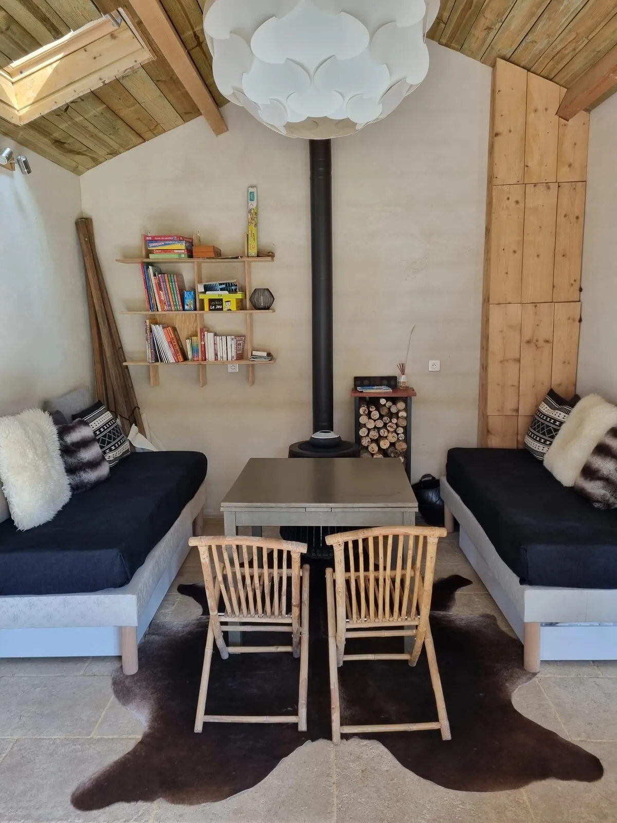 Retraite sauvage et pêche au bord de la Seine dans un chalet authentique de 40 m² à 1 h de Paris