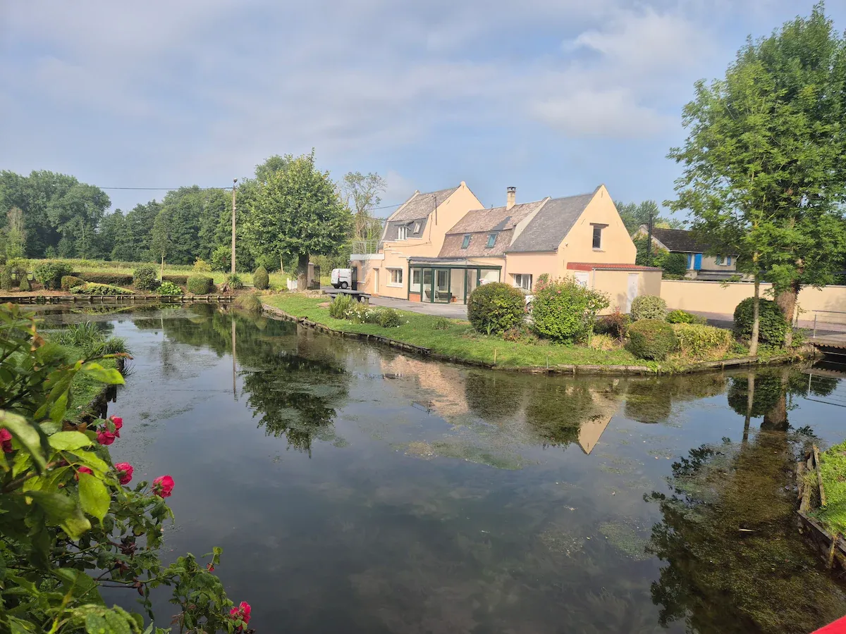 Immersion dans un domaine sauvage de 0,7 ha entièrement privatisé à 1 h de Lille