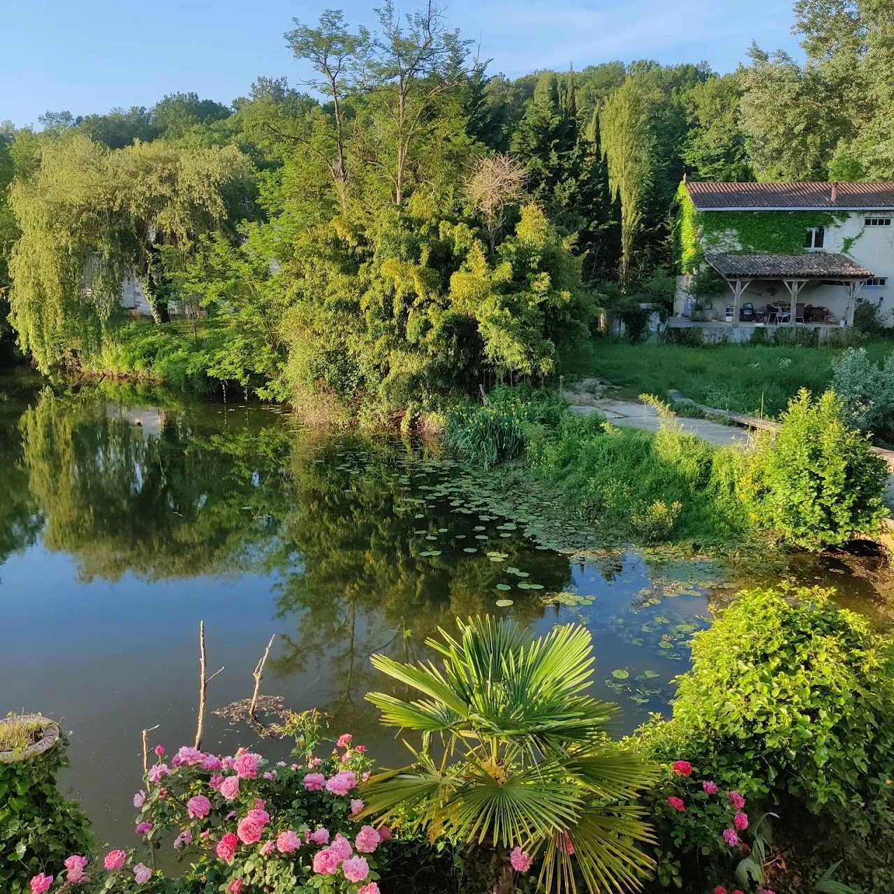 Ancien moulin pour 8 personnes en Gironde au bord d’une rivière