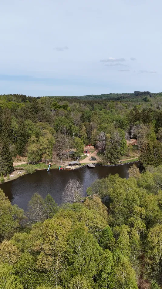 Pêche sur étang privé de 2 ha au cœur du Morvan avec chalet isolé et tipi à 1h30 de Dijon
