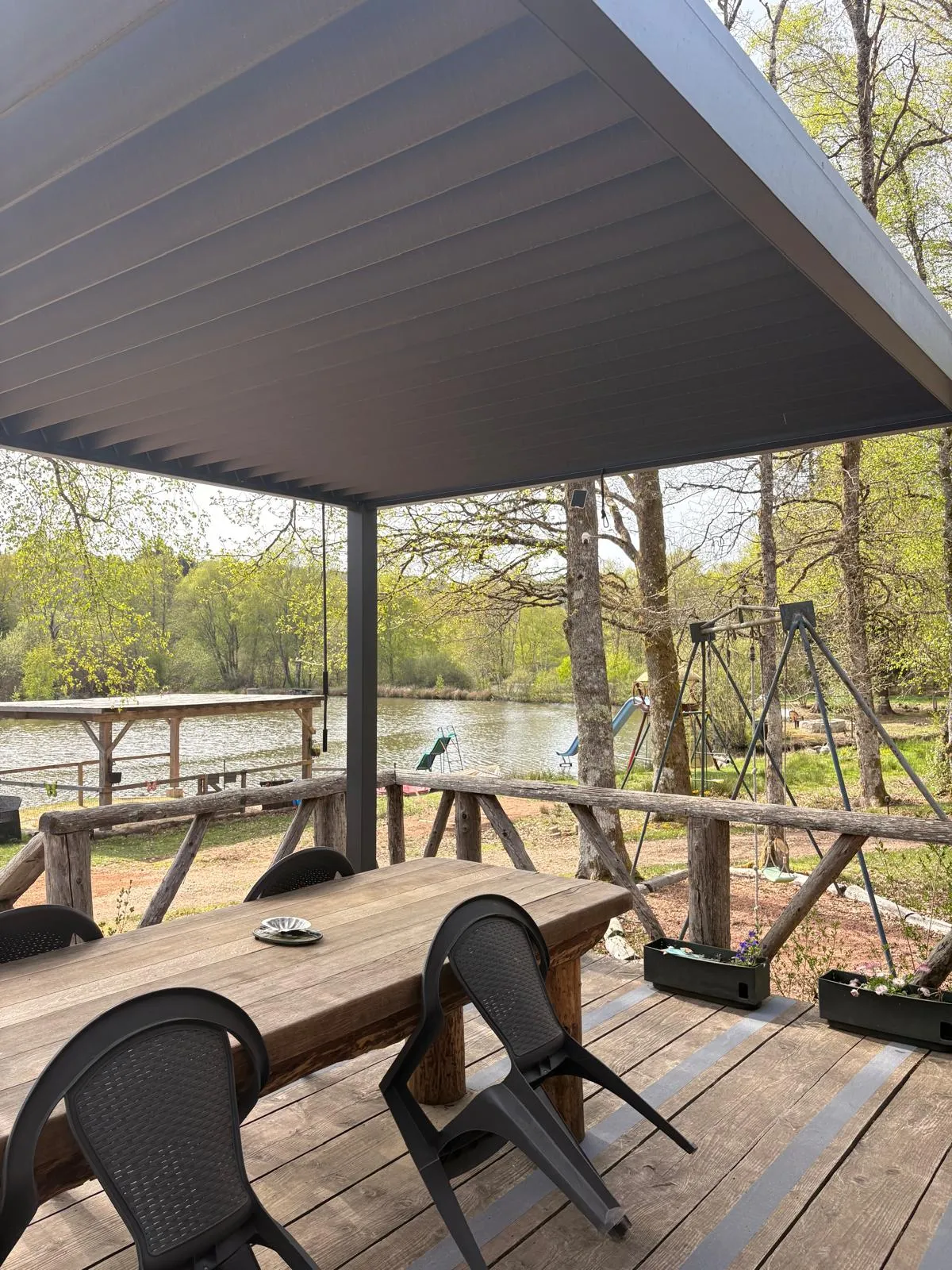 Pêche sur étang privé de 2 ha au cœur du Morvan avec chalet isolé et tipi à 1h30 de Dijon