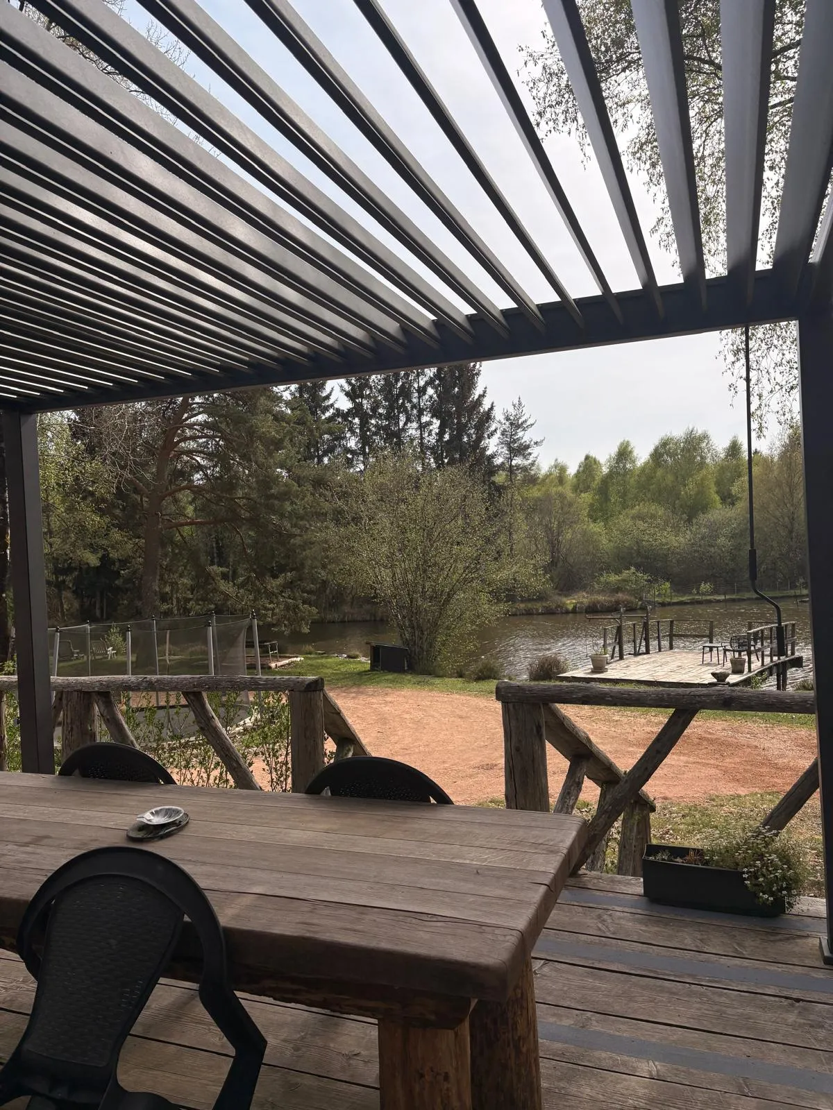 Pêche sur étang privé de 2 ha au cœur du Morvan avec chalet isolé et tipi à 1h30 de Dijon