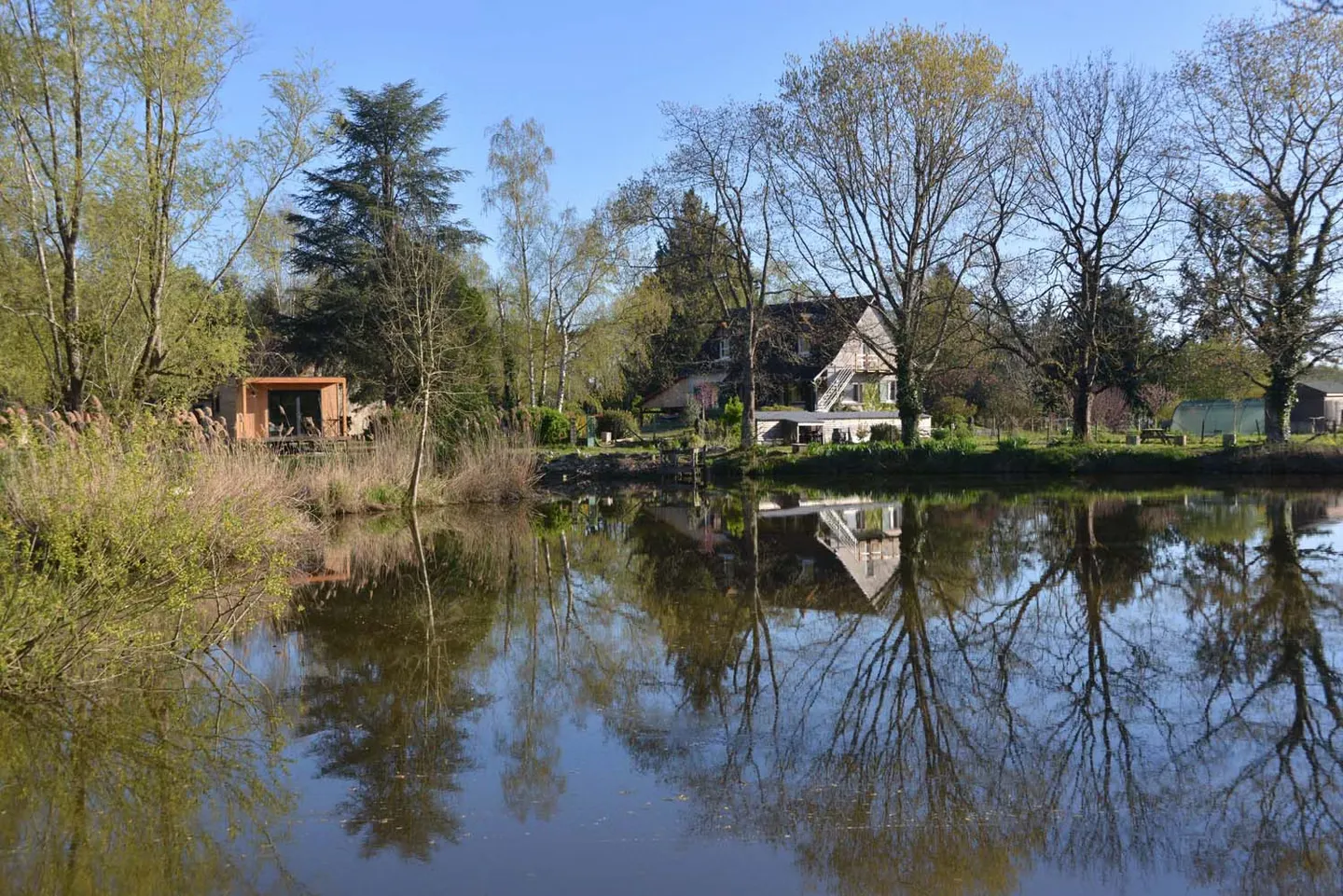Studio pour 2 personnes avec un étang de 3000m² – Loir-et-Cher