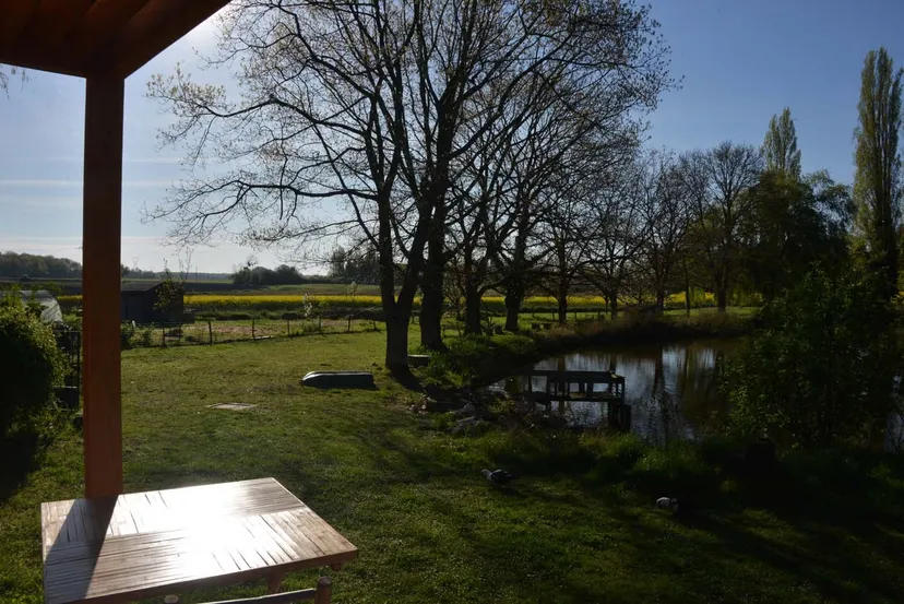 Lodge en nature au bord d’un étang, pour 2 personnes - Loir-et-Cher