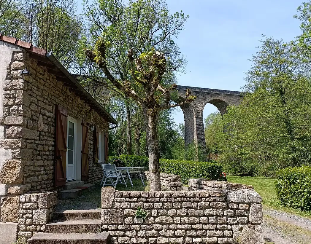 Gîte de pêche de rivière au bord de l'Autize au cœur d’une nature préservée à 1h de la Rochelle