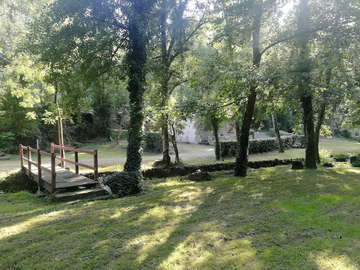Gîte de pêche de rivière au bord de l'Autize au cœur d’une nature préservée à 1h de la Rochelle