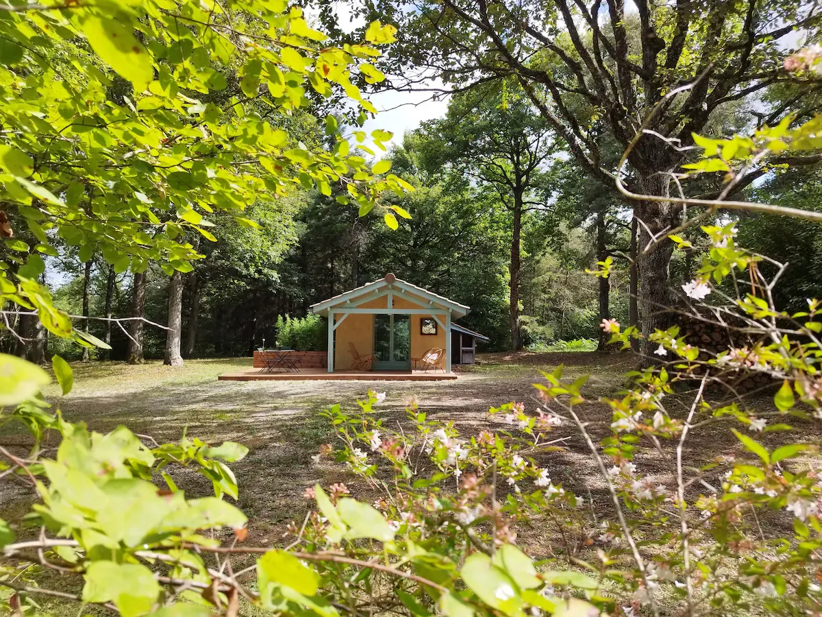Gîte de pêche avec étang privé de 0,6ha proche de grenoble