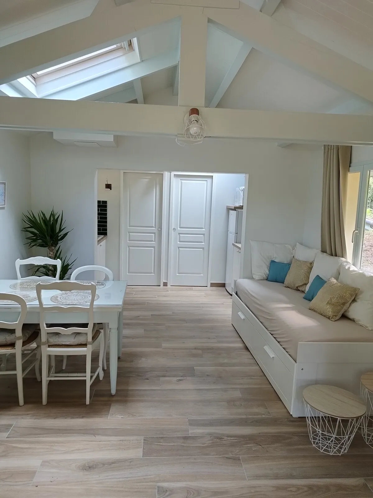 Gîte de pêche avec étang privé de 0,6ha proche de grenoble