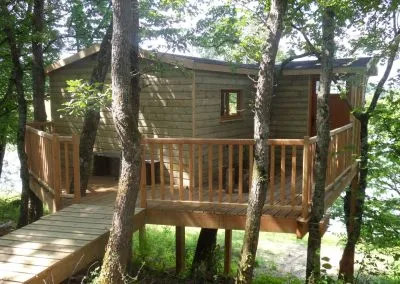 Cabane perchée sur étang privé 2ha, proche d'Auch, pêche no kill